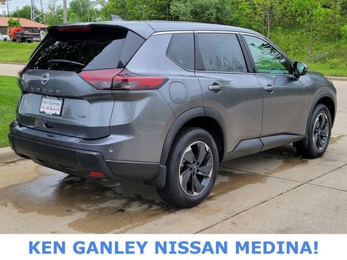 Certified 2026 Nissan Rogue SV AWD/4WD image 3