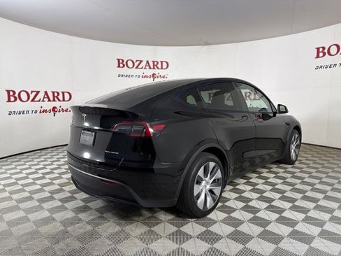 Used 2024 Tesla Model Y Long Range AWD/4WD image 8
