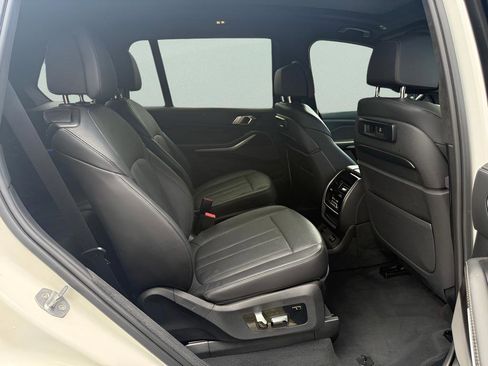 Used 2020 BMW X7 xDrive40i w/ Premium Package AWD/4WD image 14