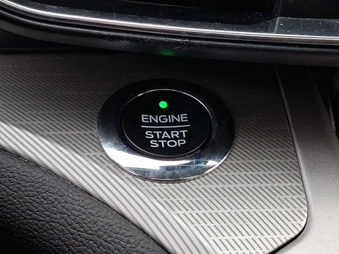 Used 2021 Ford Explorer XLT w/ Equipment Group 202A image 26