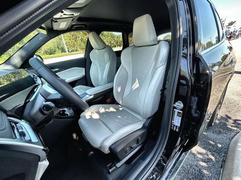 New 2026 BMW X1 xDrive28i w/ Technology Package image 13