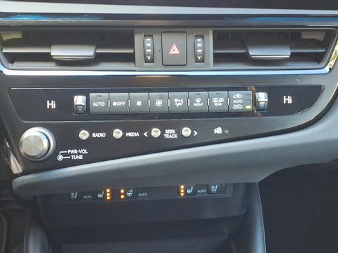 Certified 2024 Lexus ES 350 w/ Premium Package image 13