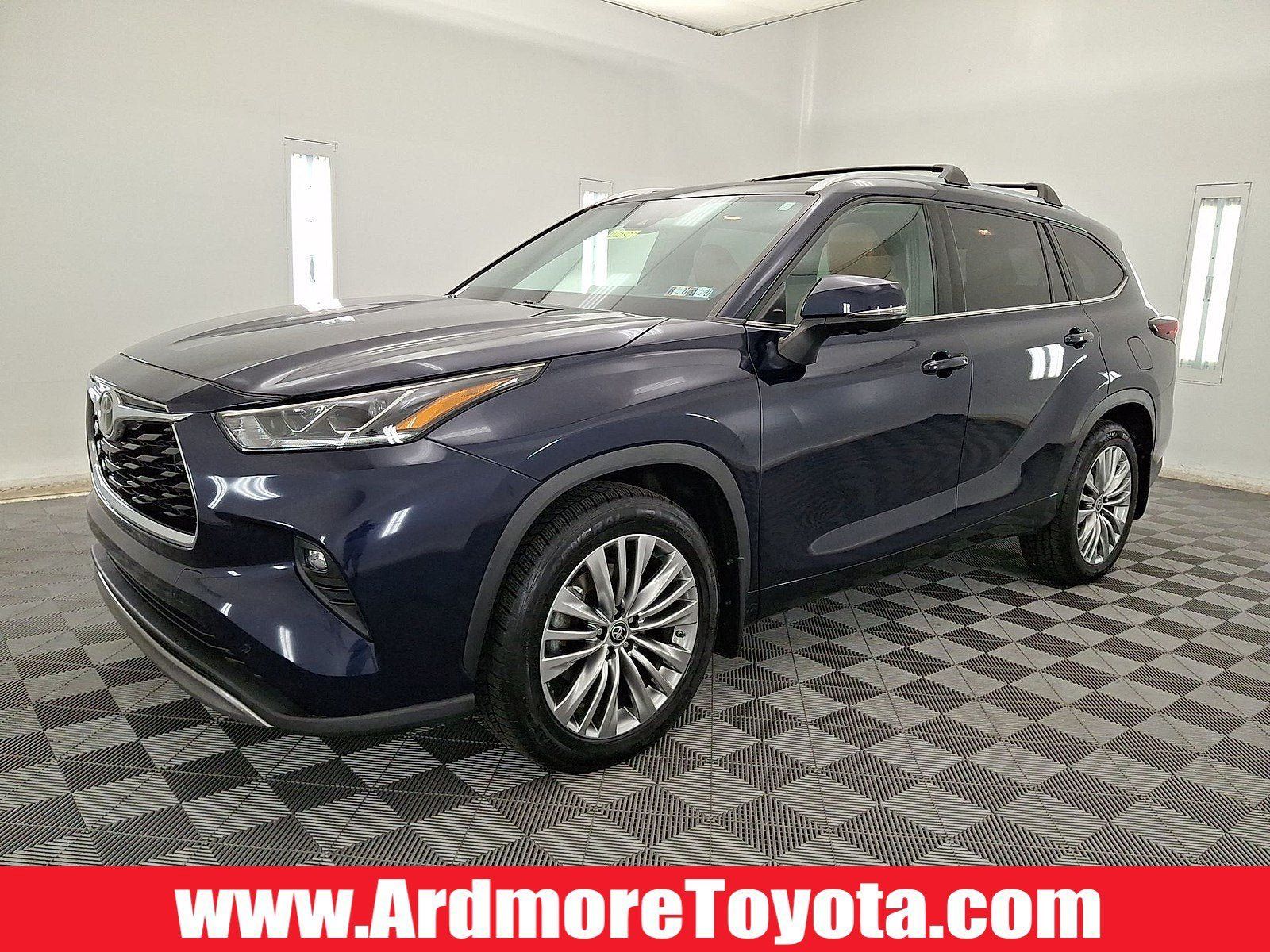 Used 2024 Toyota Highlander Platinum AWD/4WD image 1