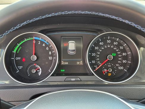 Used 2019 Volkswagen e-Golf SE w/ Driver Assistance Package image 26