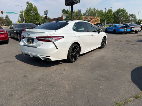 Used 2018 Toyota Camry XSE FWD image 8