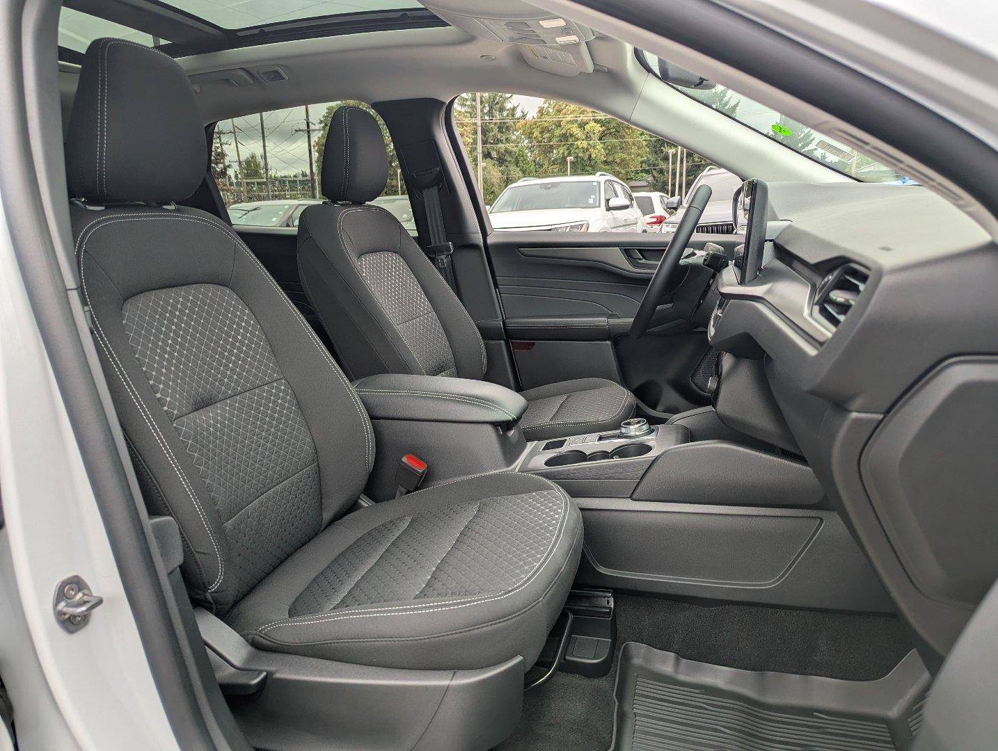 Used 2025 Ford Escape Active AWD/4WD image 36
