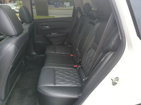 Used 2022 Nissan Rogue Platinum w/ Head-Up Display Package image 29