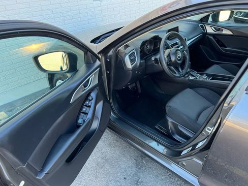 Used 2018 MAZDA MAZDA3 Sport image 13