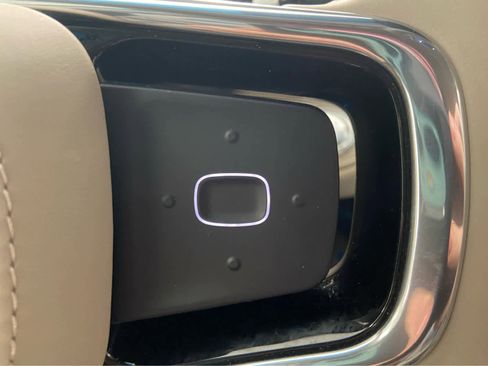 Used 2024 Lincoln Nautilus Reserve image 20