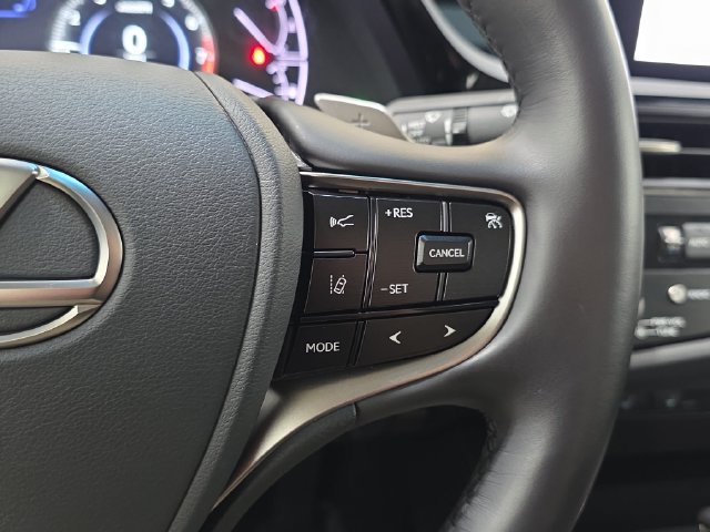 Used 2025 Lexus ES 350 w/ Premium Package FWD image 17