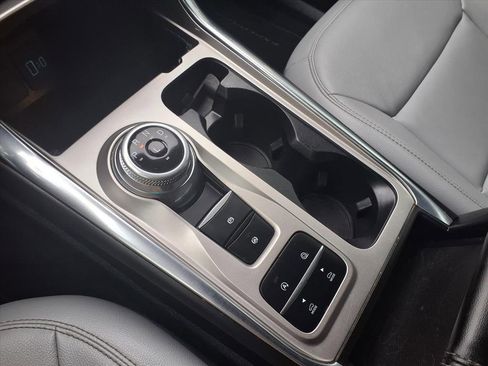 Used 2021 Ford Explorer XLT w/ Equipment Group 202A image 20