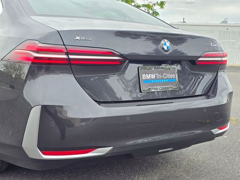 Certified 2025 BMW 540i xDrive w/ Premium Package AWD/4WD image 7