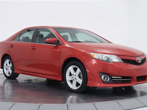 Used 2012 Toyota Camry SE image 7