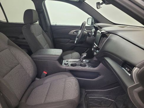 Used 2023 Chevrolet Traverse LT image 21