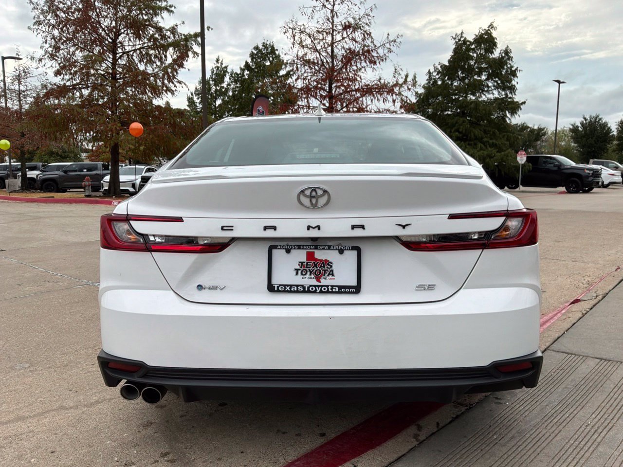 Used 2026 Toyota Camry SE FWD image 7