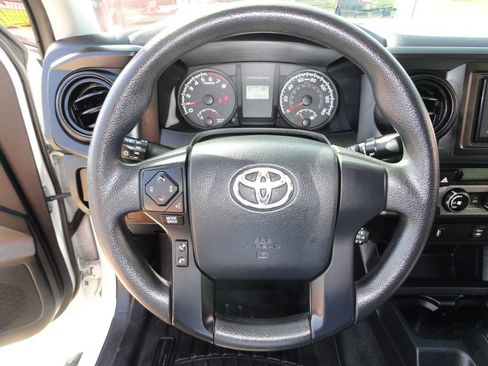 Used 2017 Toyota Tacoma SR5 RWD image 17