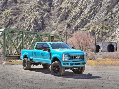 New 2026 Ford F250 Lariat w/ Black Appearance Package