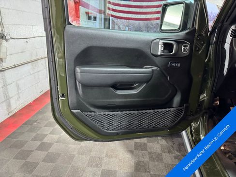 Used 2023 Jeep Wrangler Unlimited w/ Cold Weather Group image 8