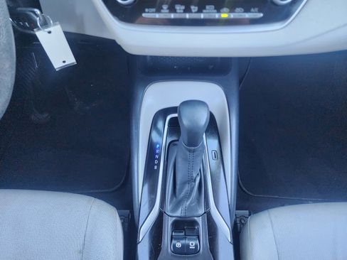 Used 2021 Toyota Corolla LE image 33