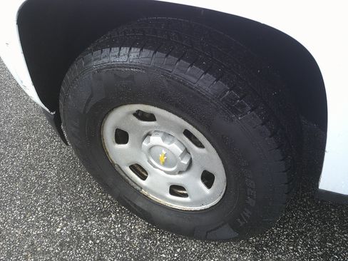 Used 2018 Chevrolet Colorado W/T RWD image 9