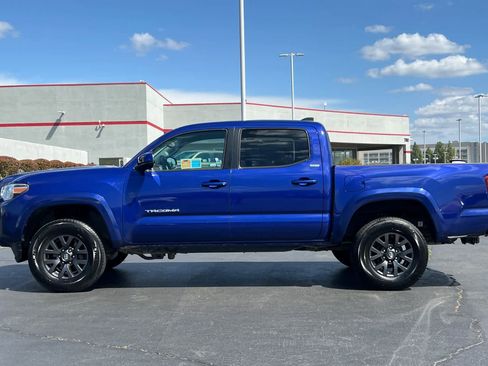 Used 2022 Toyota Tacoma SR5 AWD/4WD image 9