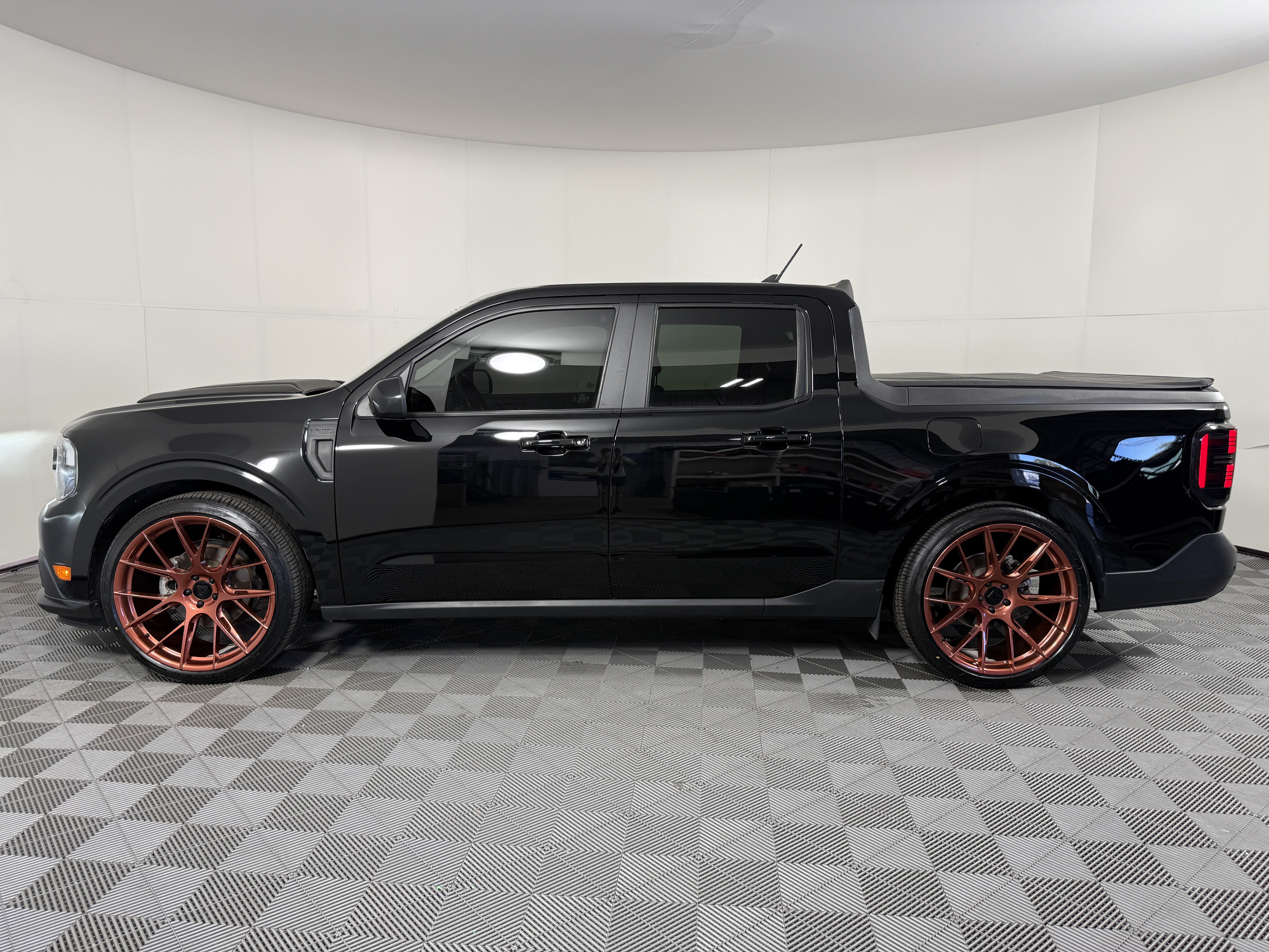 Used 2024 Ford Maverick Lariat w/ Black Appearance Package AWD/4WD image 5