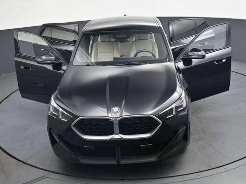 Used 2025 BMW X2 xDrive28i w/ Technology Package AWD/4WD image 39