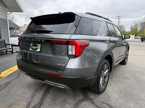 Used 2025 Ford Explorer Active w/ Active Comfort Package AWD/4WD image 3