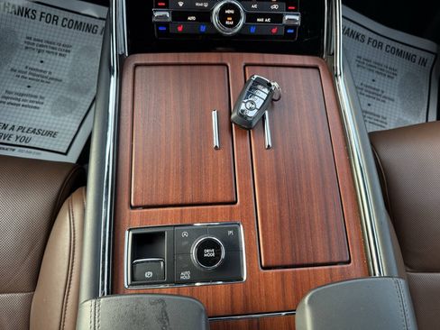 Used 2023 Lincoln Navigator Reserve AWD/4WD image 36