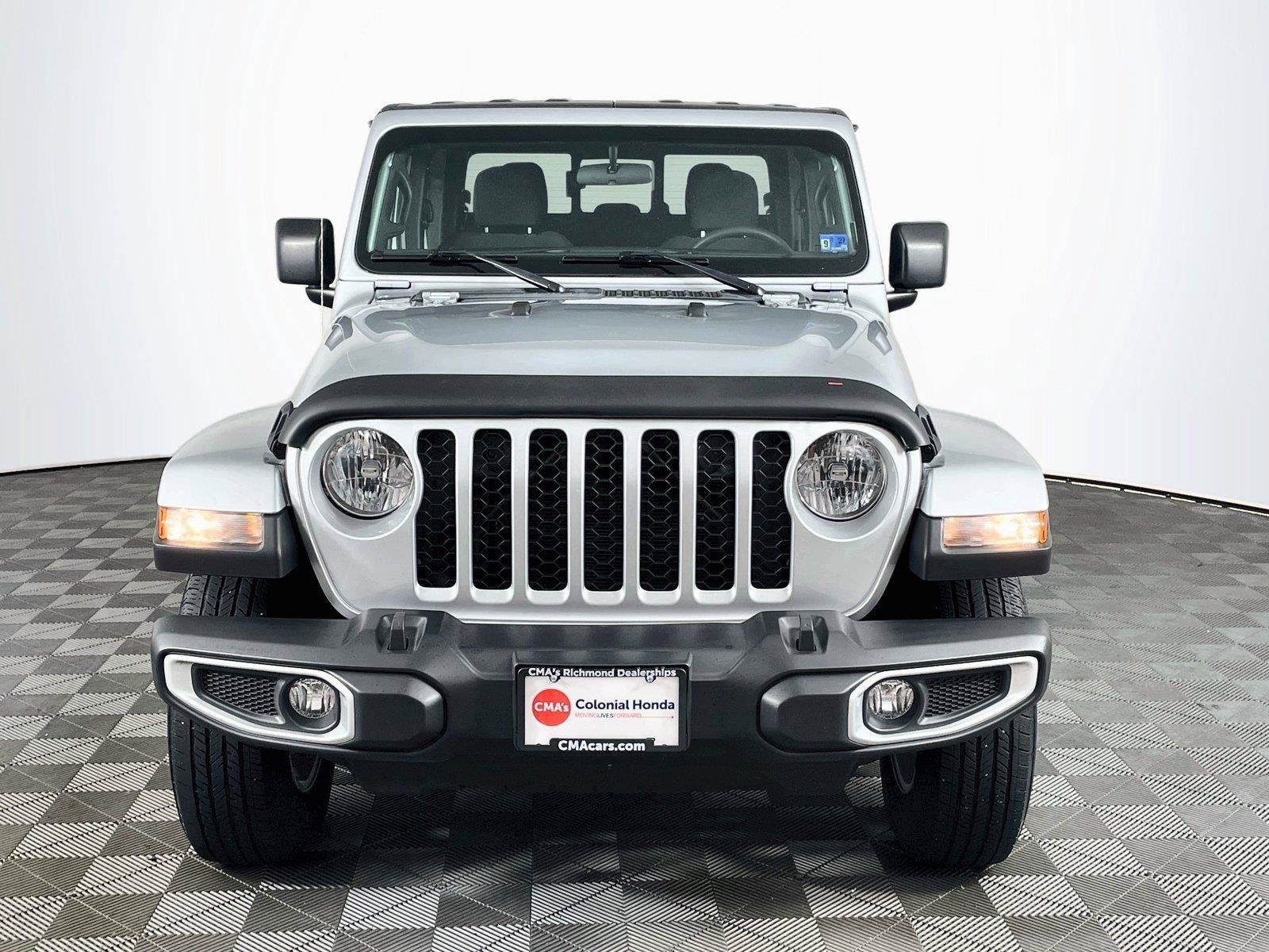 Used 2023 Jeep Gladiator Sport AWD/4WD image 2