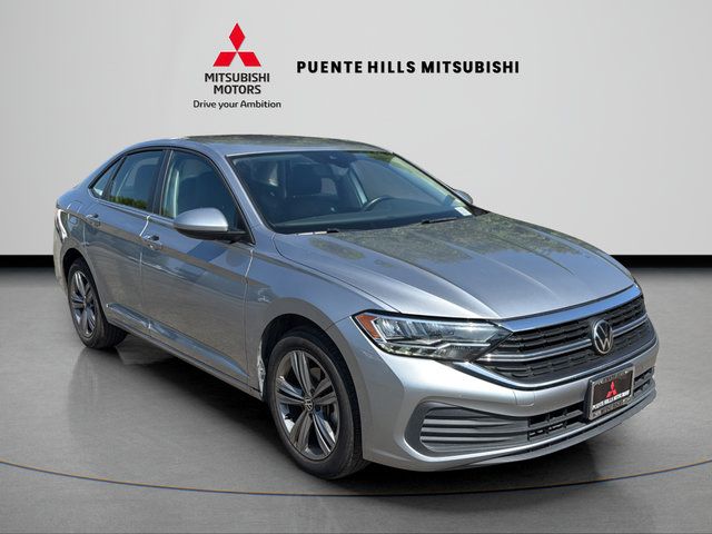 Used 2024 Volkswagen Jetta SE FWD image 3