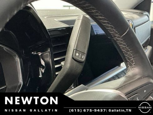 Used 2023 GMC Sierra 1500 SLT AWD/4WD image 19