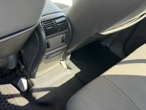 Used 2004 Ford Explorer Sport Trac XLT image 10