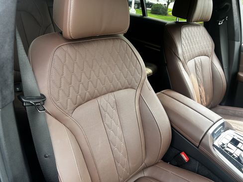 Used 2024 BMW X7 M60i w/ Executive Package image 35