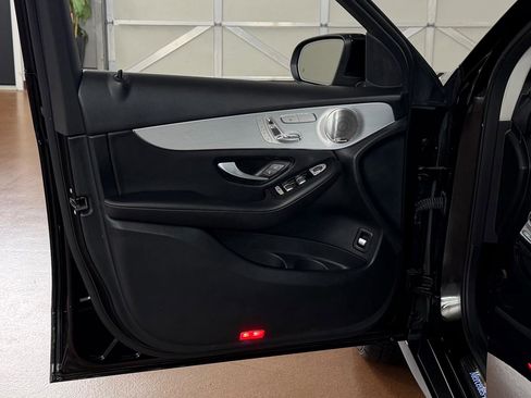 Used 2021 Mercedes-Benz GLC 300 4MATIC image 14