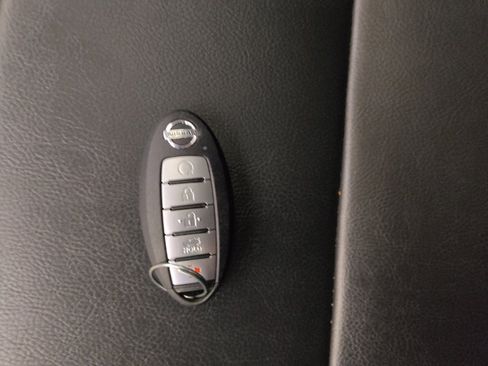 Used 2021 Nissan Sentra SR w/ SR Premium Package FWD image 32