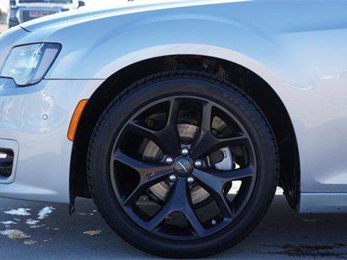 Certified 2022 Chrysler 300 Touring L image 5