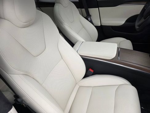 Used 2024 Tesla Model S AWD/4WD image 27
