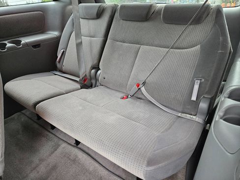 Used 2010 Toyota Sienna LE FWD image 11