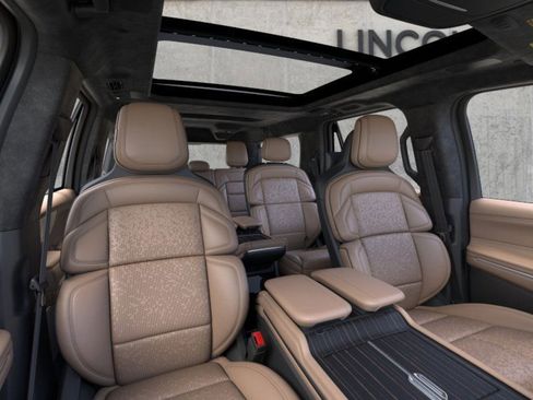 New 2025 Lincoln Navigator L Black Label image 10