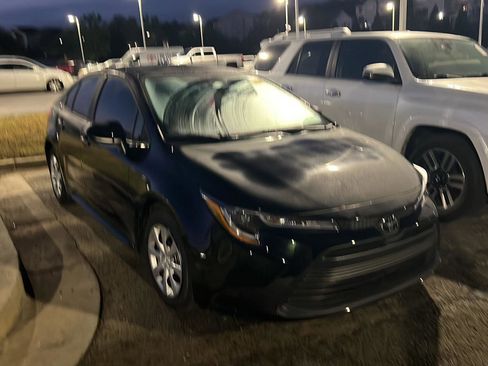 Certified 2025 Toyota Corolla LE w/ Convenience Package image 5