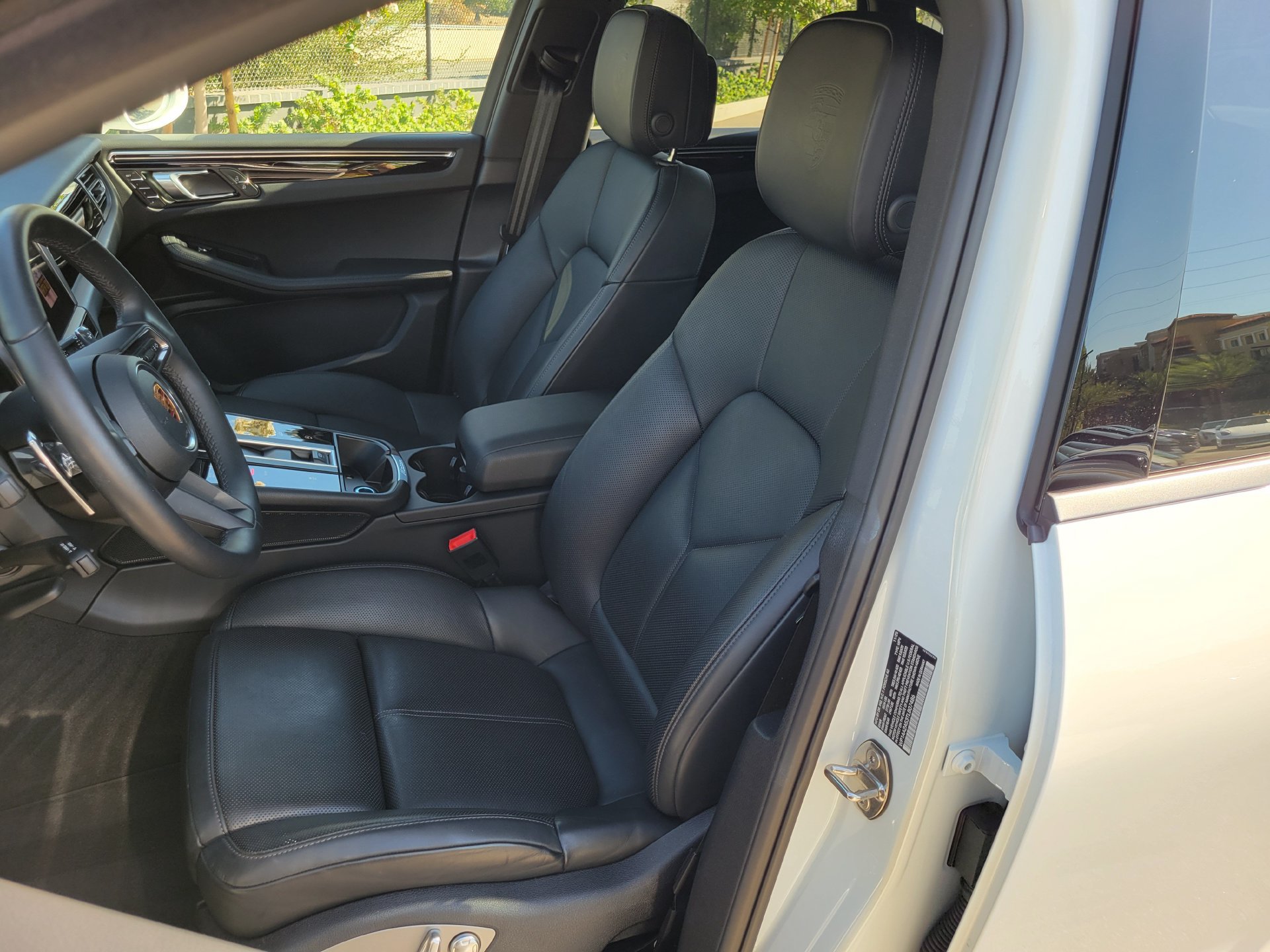 Used 2026 Porsche Macan AWD/4WD image 5