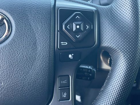 Used 2023 Toyota Tacoma TRD Off-Road image 9