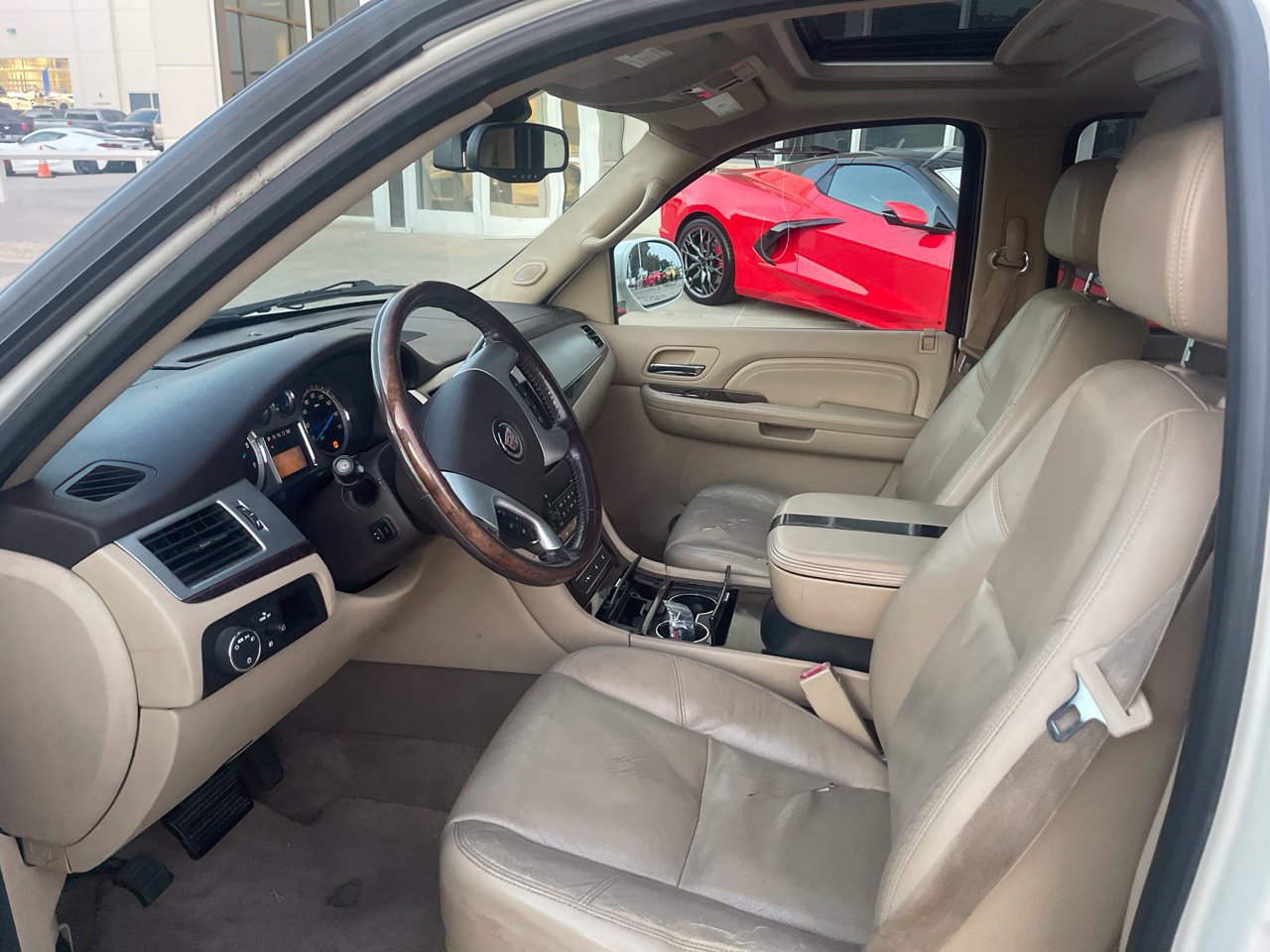 Used 2009 Cadillac Escalade AWD image 7