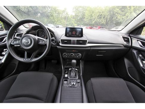 Used 2018 MAZDA MAZDA3 Sport FWD image 8