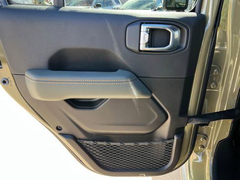 New 2026 Jeep Gladiator Mojave AWD/4WD image 18