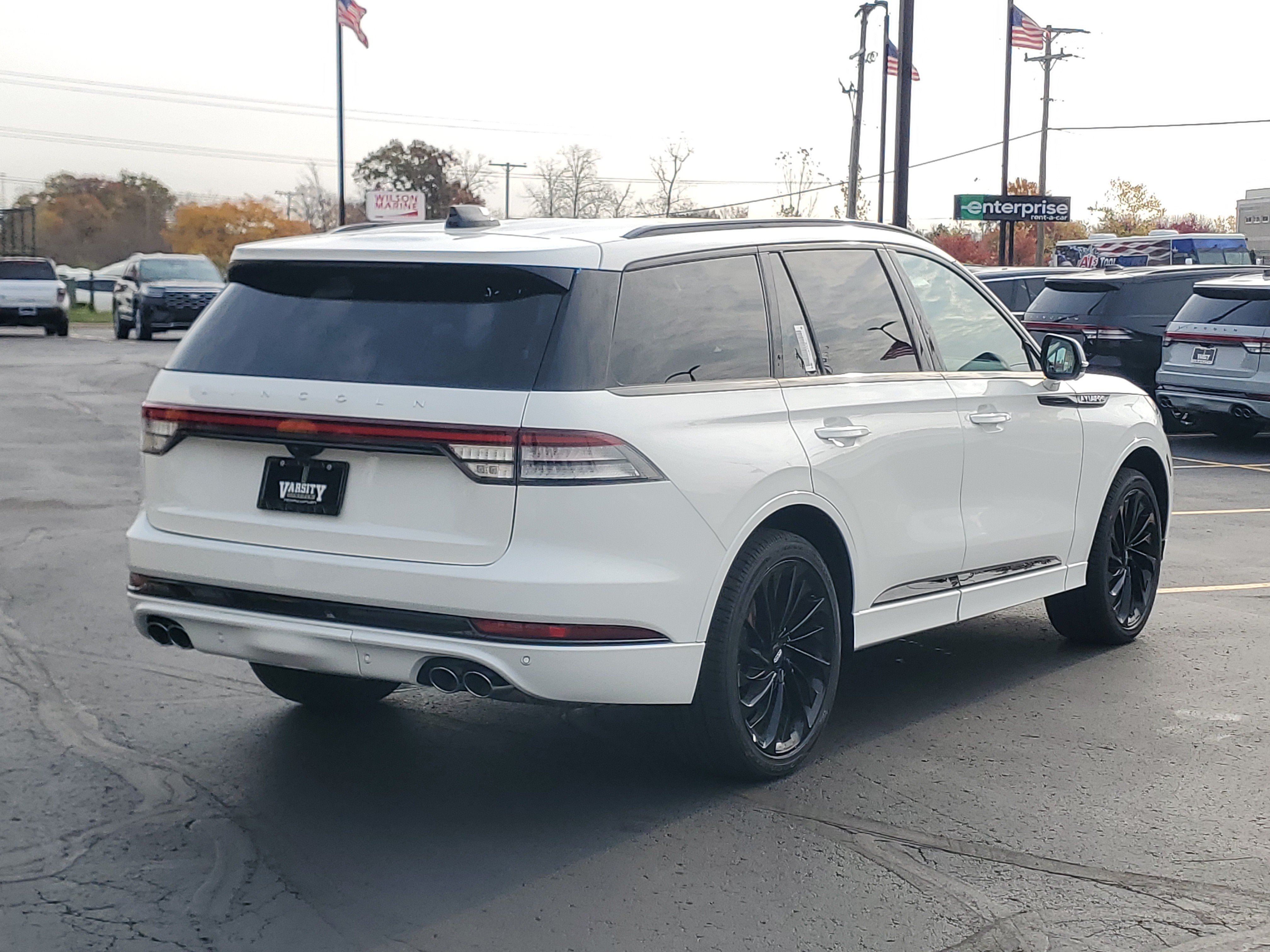 New 2027 Lincoln Aviator Reserve w/ Jet Appearance Package AWD/4WD image 4