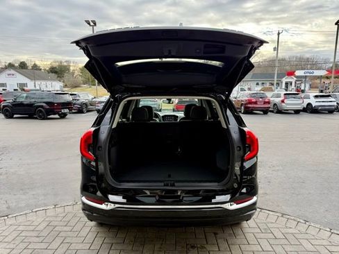 Used 2023 GMC Terrain Denali w/ Black Diamond Edition image 12