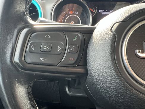Used 2023 Jeep Wrangler Unlimited Sport image 19