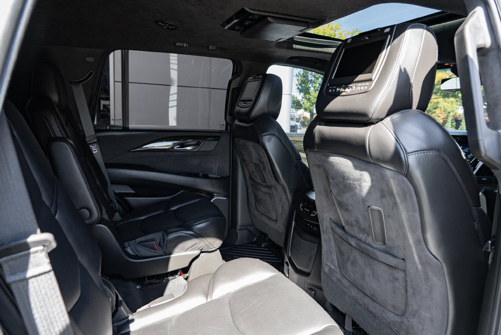 Used 2018 Cadillac Escalade Platinum AWD/4WD image 28